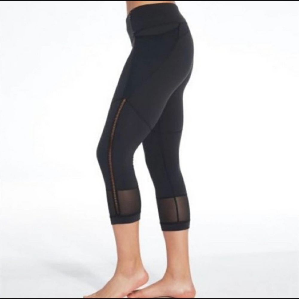 CALIA Essential Side Interest Capri